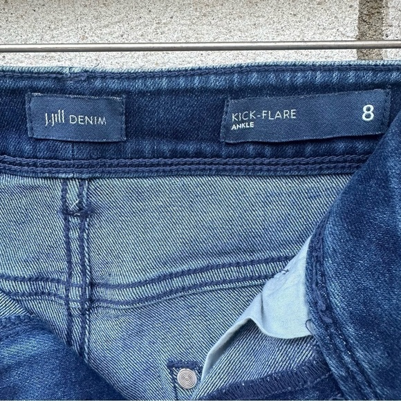 J Jill Kick Flare Ankle Jeans Raw Fray Hem Waverly Wash Stretch Denim 8 Classic - Picture 9 of 16